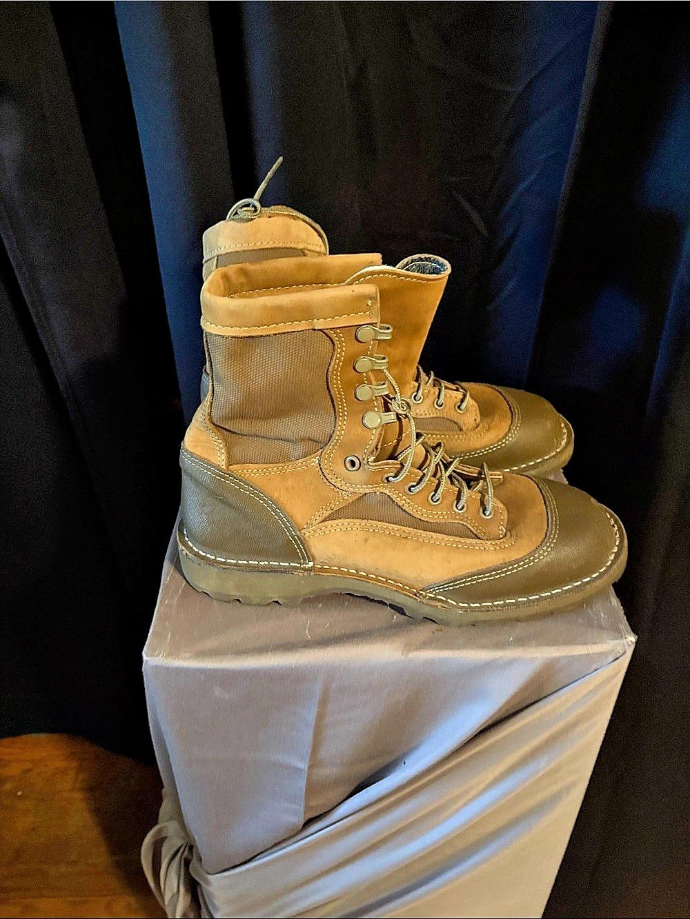 Wellco ? Leather-Look Work Boots US 8.5 R